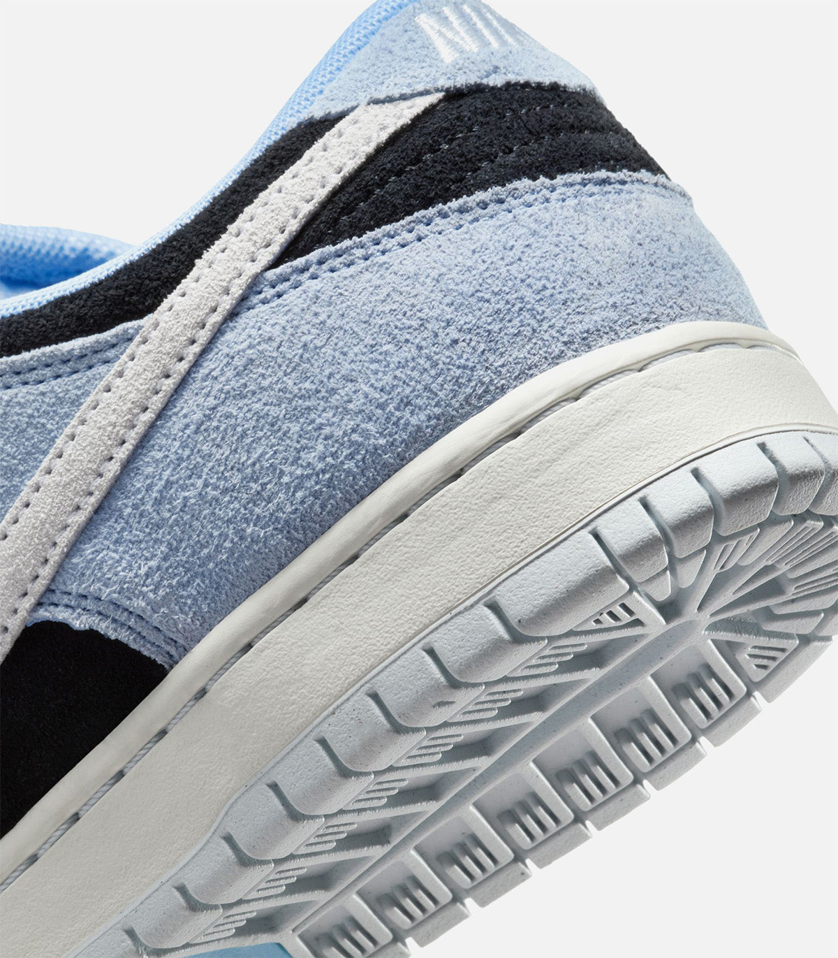 Nike SB "Aluminum" Dunk Low Pro